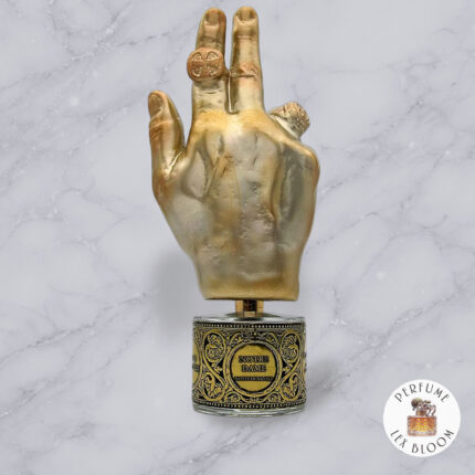 Buy Notre Dame Notte di Natale by Filippo Sorcinelli - bottle on a marble background, Perfume Lex Bloom store. bottle on a light marble background
